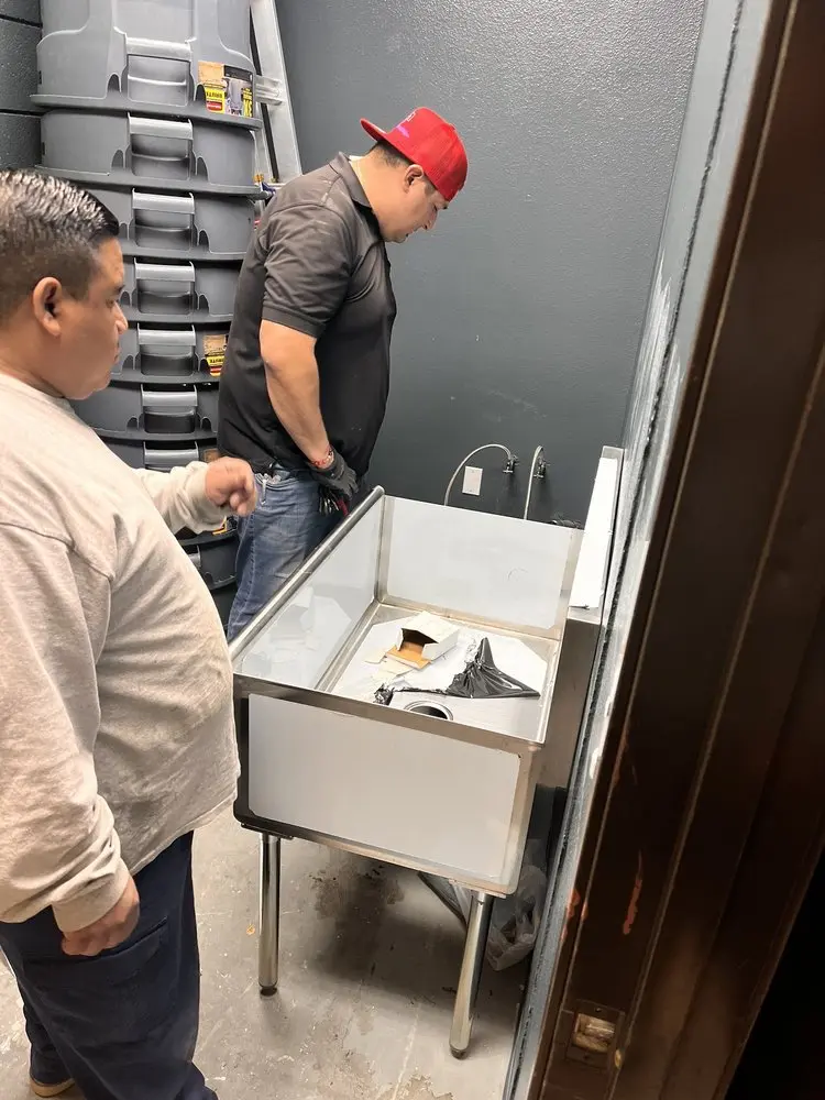 Commercial plumbing and sink installation in Fort Worth Avenue